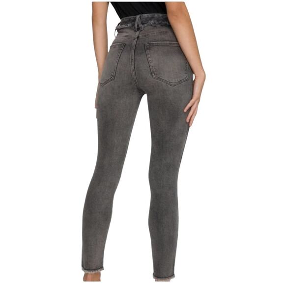 Good american womens good curve skinny crop black fray jeans size 2/26 - Picture 6 of 12